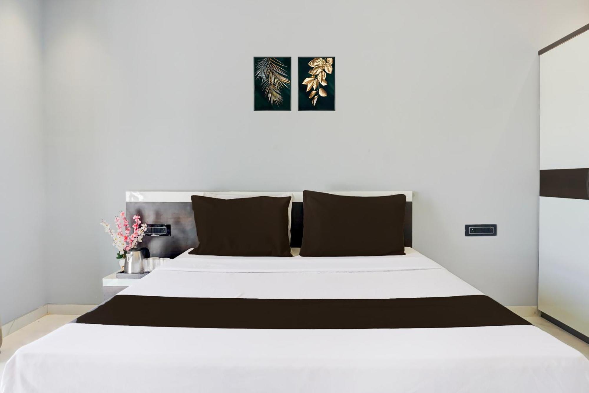 Hotel O Jeevan Restaurant & Lodging Kavathe Zewnętrze zdjęcie