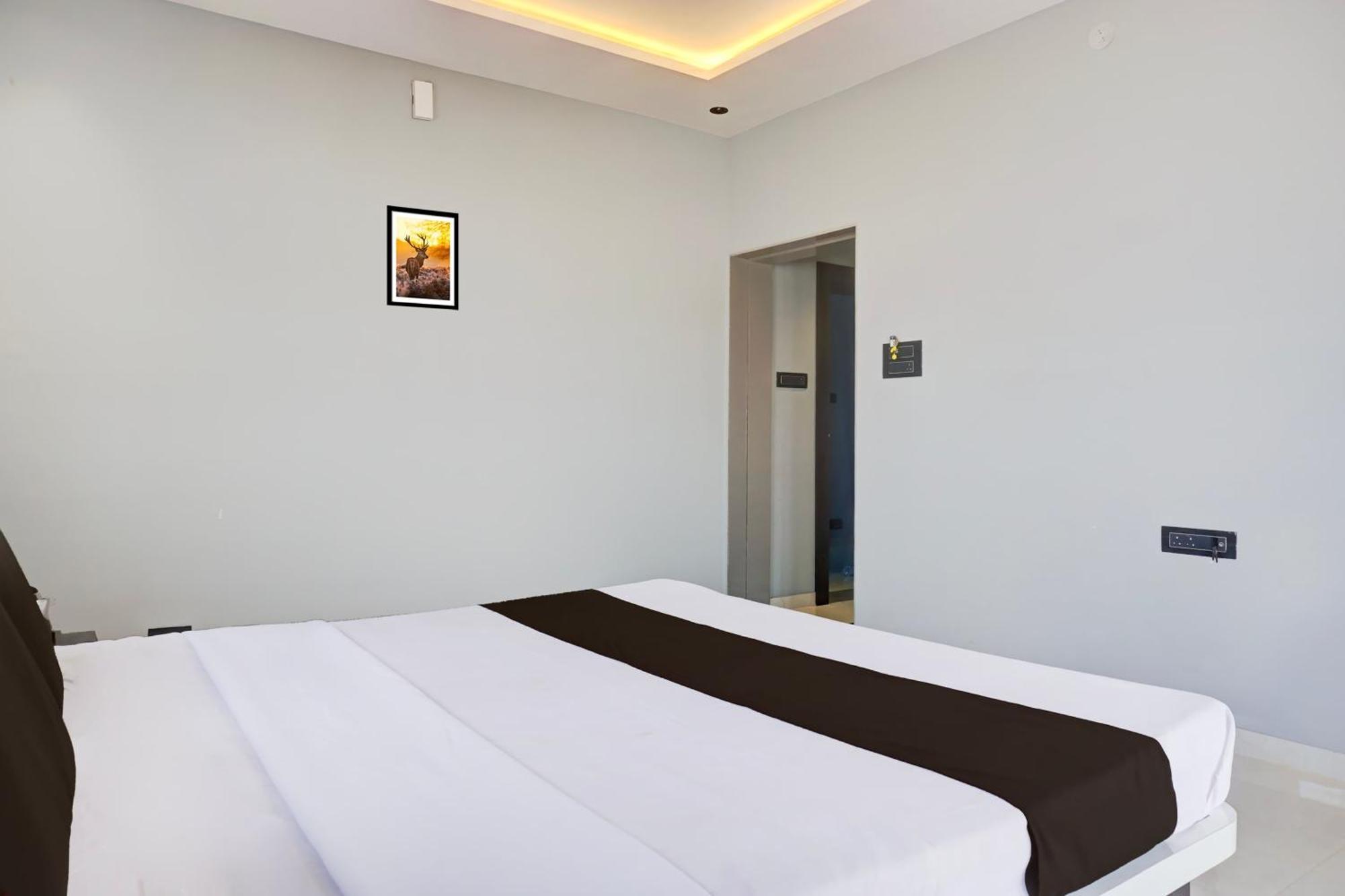 Hotel O Jeevan Restaurant & Lodging Kavathe Zewnętrze zdjęcie