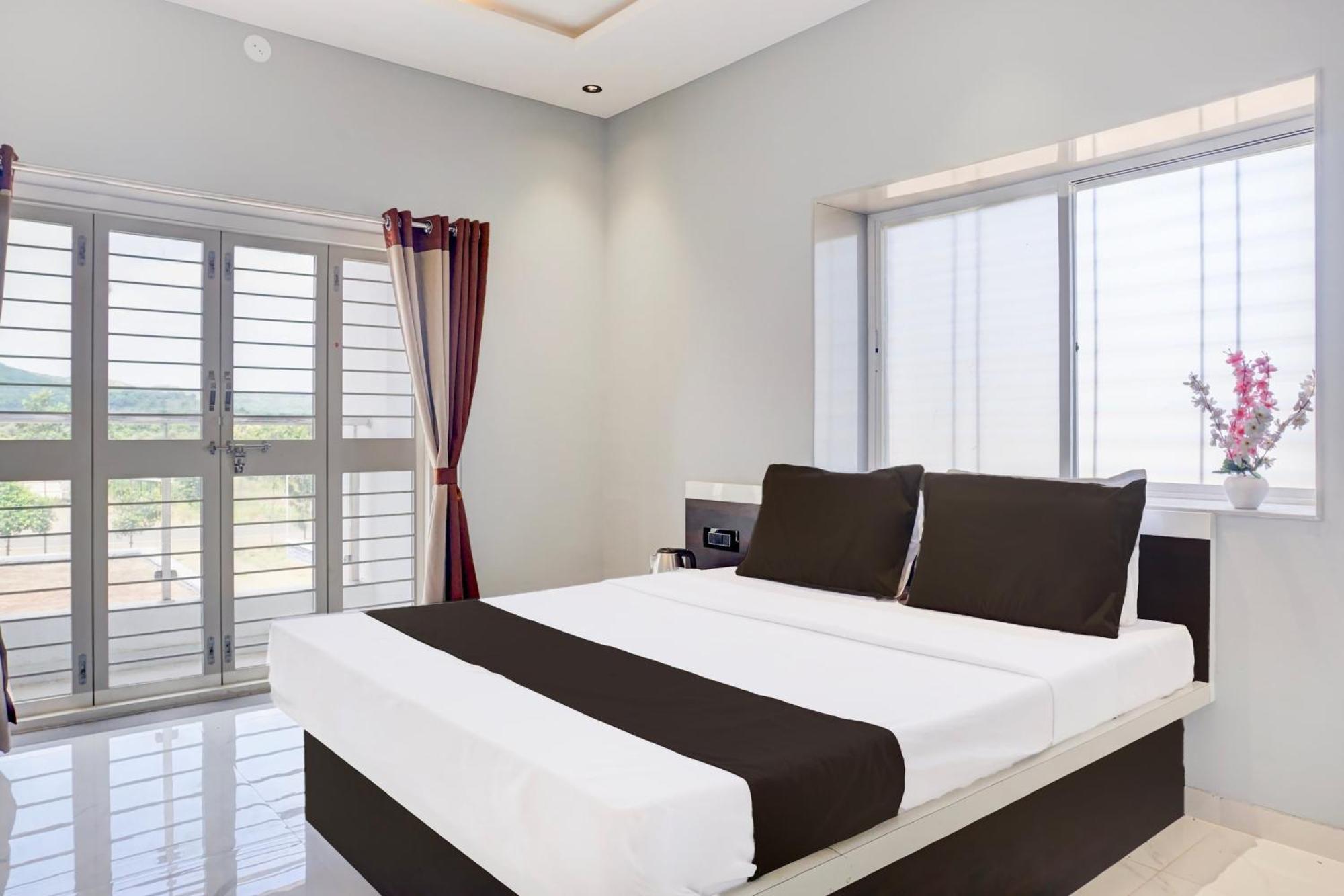 Hotel O Jeevan Restaurant & Lodging Kavathe Zewnętrze zdjęcie