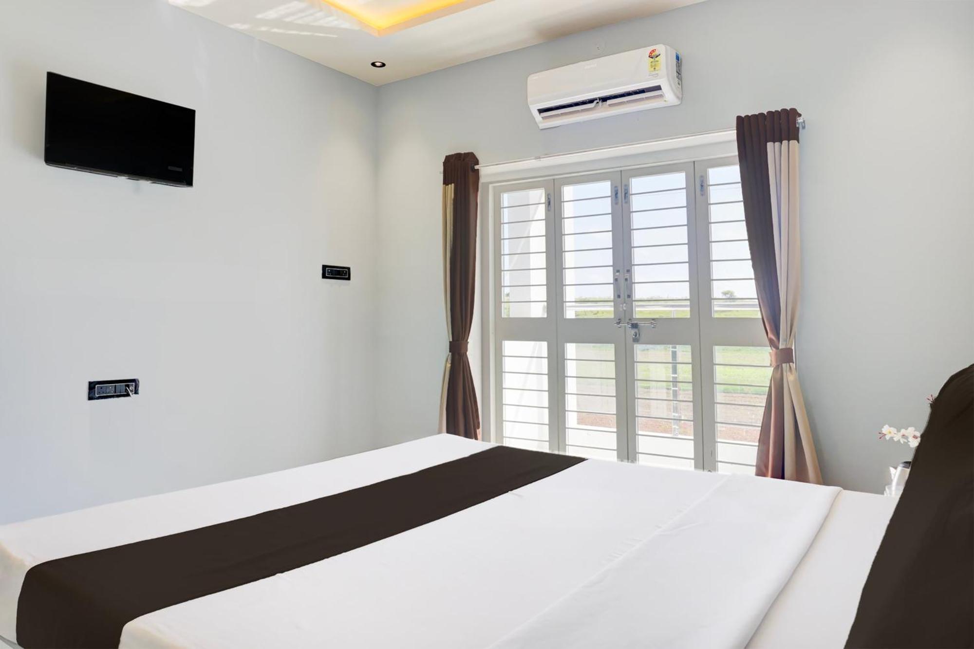 Hotel O Jeevan Restaurant & Lodging Kavathe Zewnętrze zdjęcie