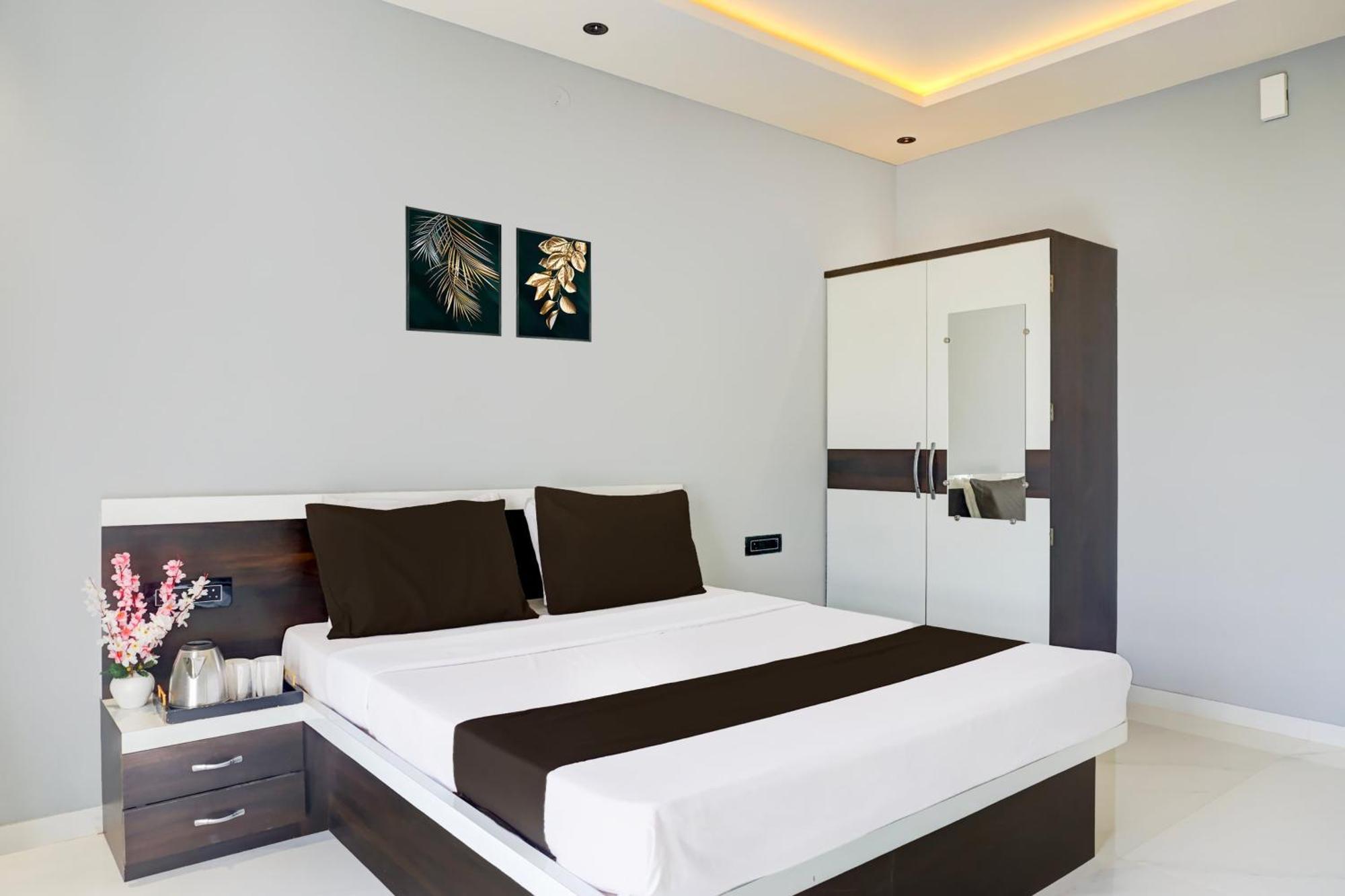 Hotel O Jeevan Restaurant & Lodging Kavathe Zewnętrze zdjęcie